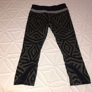 🤩lululemon size 4 tights